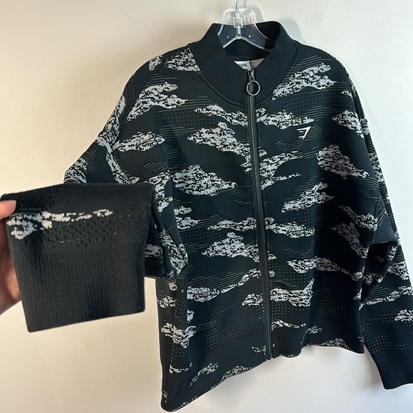 GYMSHARK Adapt Black & White Camo Seamless Track Jacket Size L - Picture 8 of 16